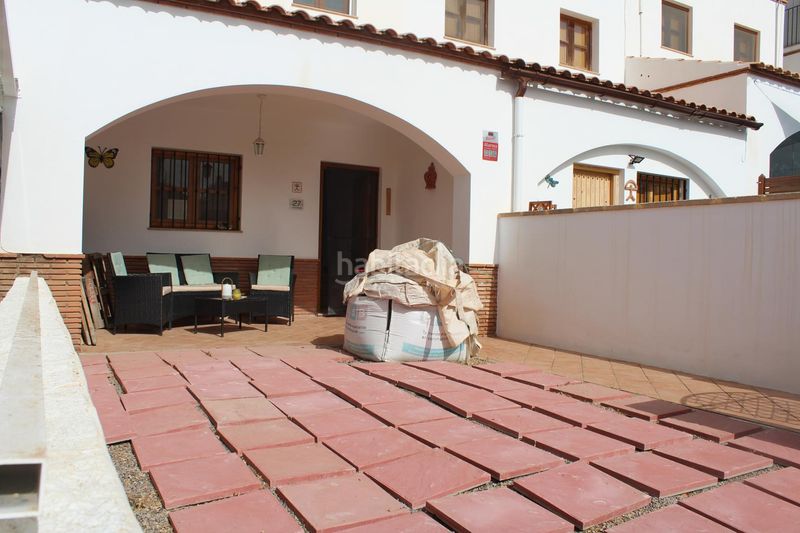 Foto 6ccfb1ca-24b6-466e-b62c-64af2694eb11. Casa aparellada amb xemeneia aparcament a Enix