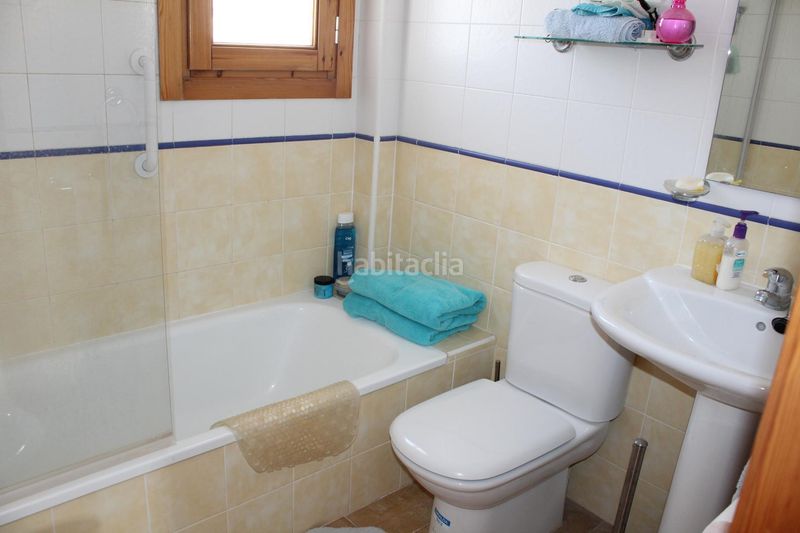 Foto 7adc7cdb-61e2-4555-b85e-4bf1cbdeb835. Casa aparellada amb xemeneia aparcament a Enix