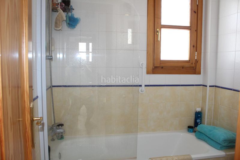 Foto ceb83876-bbfc-4227-a1d0-2dccee6f8223. Casa aparellada amb xemeneia aparcament a Enix