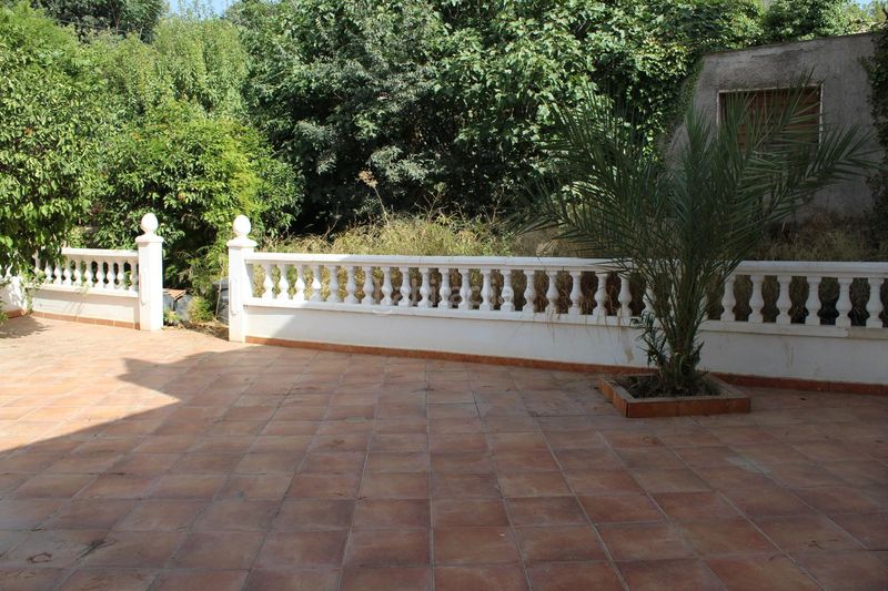 Foto 0f991f7d-27b9-44cf-b2b0-0013a803877a. Casa adosada en calle fuente del oro 41 casa con terreno y grandes posibilidades en Berja