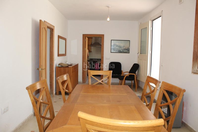 Foto 432ab921-f340-4ea2-a3d6-7a50dbd04028. Casa adosada en calle fuente del oro 41 casa con terreno y grandes posibilidades en Berja