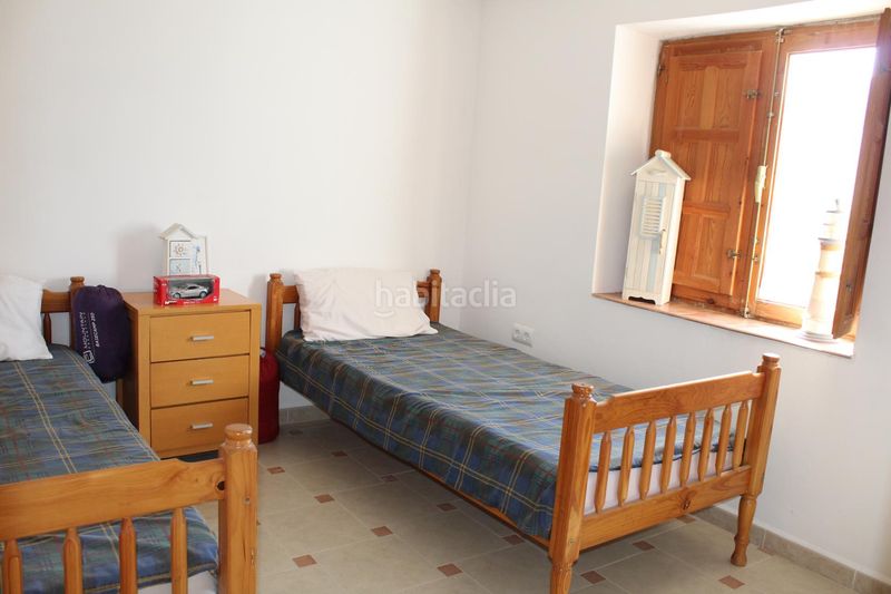 Foto 44914cf1-50e3-4e27-9427-dc765fe58636. Casa adosada en calle fuente del oro 41 casa con terreno y grandes posibilidades en Berja