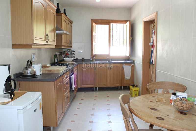 Foto 50215e4b-f9de-4ca6-a231-2541a1d1e75f. Casa adosada en calle fuente del oro 41 casa con terreno y grandes posibilidades en Berja