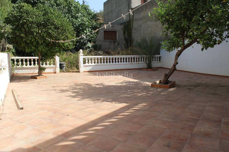 Foto d35e078e-3e1f-4d41-b9d0-360bf358e692. Casa adosada en calle fuente del oro 41 casa con terreno y grandes posibilidades en Berja
