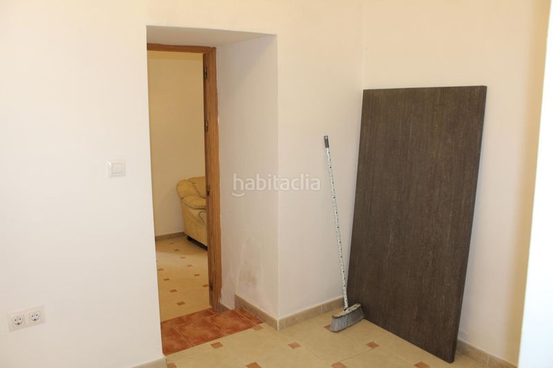 Foto e2f6ccff-b43f-4191-b040-8c00ea7b792c. Casa adosada en calle fuente del oro 41 casa con terreno y grandes posibilidades en Berja