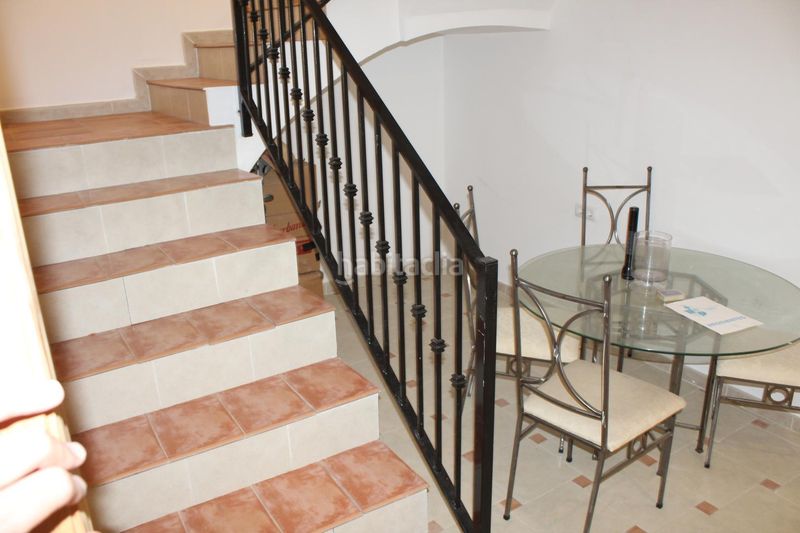 Foto ec6794a0-51b6-4a86-96fd-e8c8bd593e4e. Casa adosada en calle fuente del oro 41 casa con terreno y grandes posibilidades en Berja