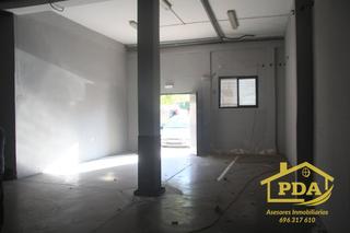 Local Comercial a Avenida de andalucía 44. Local com. en venta en palma del rio.