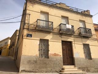 Casa a Plaza de españa 1. Oportunidad casa con patio interior y pozo
