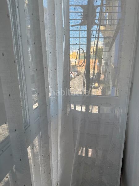 Foto 44cbe845-5b3a-444b-9d56-3e643a442683. Alquiler piso  en semicentro,a 10 minutos de la frontera en Línea de la Concepción (La)