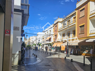 Lloguer Local Comercial a Centro-Calzada-Cabo Noval. Alquiler local comercial en centro sanlucar de barrameda