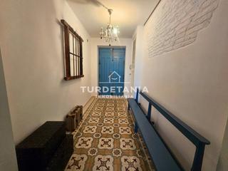 Lloguer Local Comercial a Centro-Calzada-Cabo Noval. Finca en plana baja con 100 m2 en pleno centro.