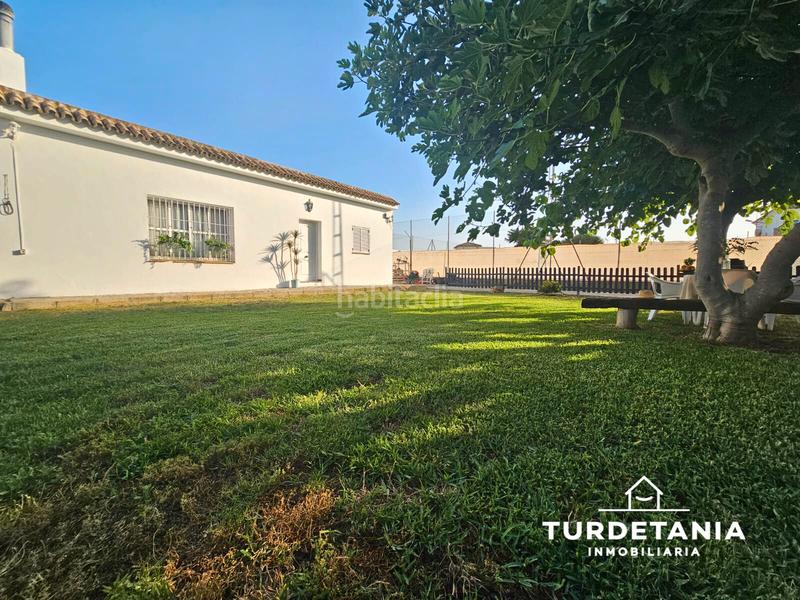 Foto 2bc53ac8-8a6d-4bbf-9814-23faf76f68c3. Alquiler casa ¡nueva disponibilidad! casa en urbanizacion privada con acceso directo a la playa en Chipiona