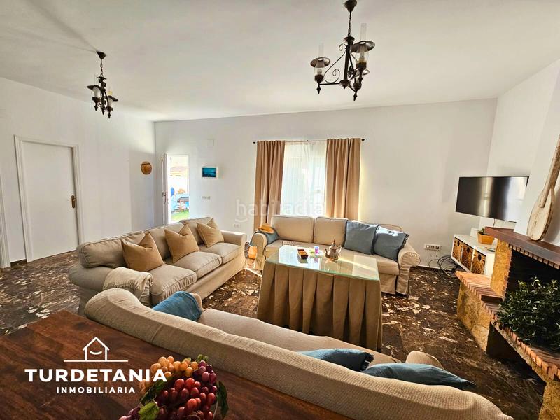 Foto cf0b3049-96c8-4052-bf94-fb8ddfda36bf. Alquiler casa ¡nueva disponibilidad! casa en urbanizacion privada con acceso directo a la playa en Chipiona