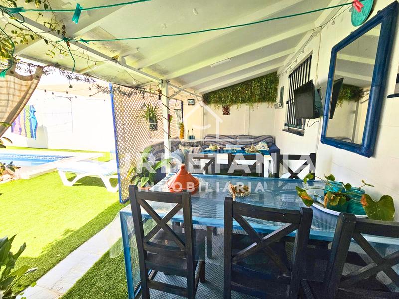 Foto 3d6351a1-19c1-495c-8e93-ed175aa068fe. Chalet mit parking pool in Bonanza-Avda de Huelva-Barrio Andalucia Sanlúcar de Barrameda
