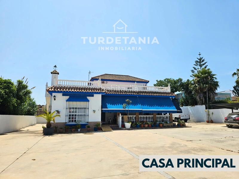 Foto afc48599-3e6a-4d00-b31b-d525b3533cf7. Chalet mit parking pool in Bonanza-Avda de Huelva-Barrio Andalucia Sanlúcar de Barrameda