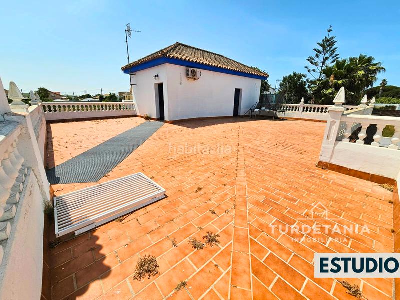 Foto 17ed0dbb-11c3-48a8-9e6d-19cdc0029814. Chalet con parcheggio piscina in Bonanza-Avda de Huelva-Barrio Andalucia Sanlúcar de Barrameda