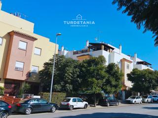 Planta baja en Bonanza-Avda de Huelva-Barrio Andalucia. Piso junto a la playa del baluarte de san salvador en sanlúcar d