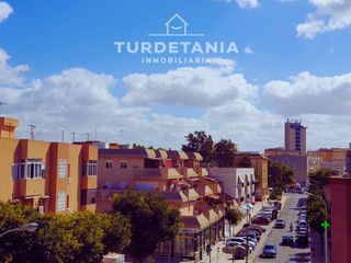 Planta baixa a V Centenario-Piletas-Capuchinos. Vivienda en planta baja con patio, garaje y trastero cerca del c