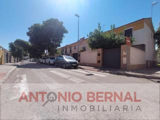 Casa aparellada a El Rocío - La Milagrosa. Pareada reformada vpo