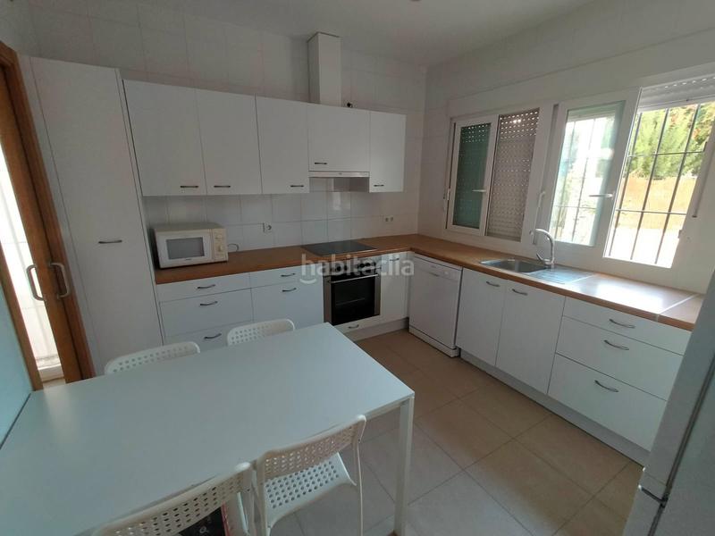 Foto ff259898-b9ca-4d95-b924-07bb05eb00ea. Casa aparellada amb xemeneia aparcament piscina a Jerez de la Frontera