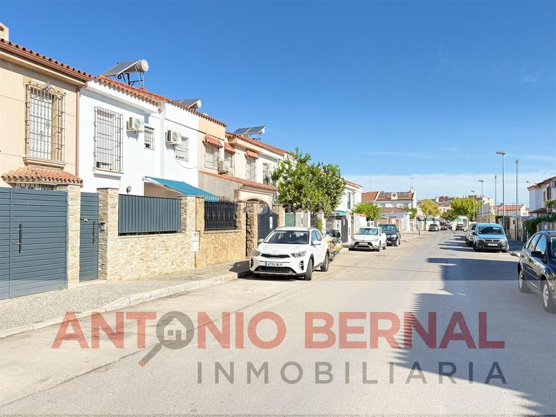 Foto da945b71-6d24-4b0b-b735-4423c0dc3c0a. Casa adosada en El Rocío - La Milagrosa Jerez de la Frontera