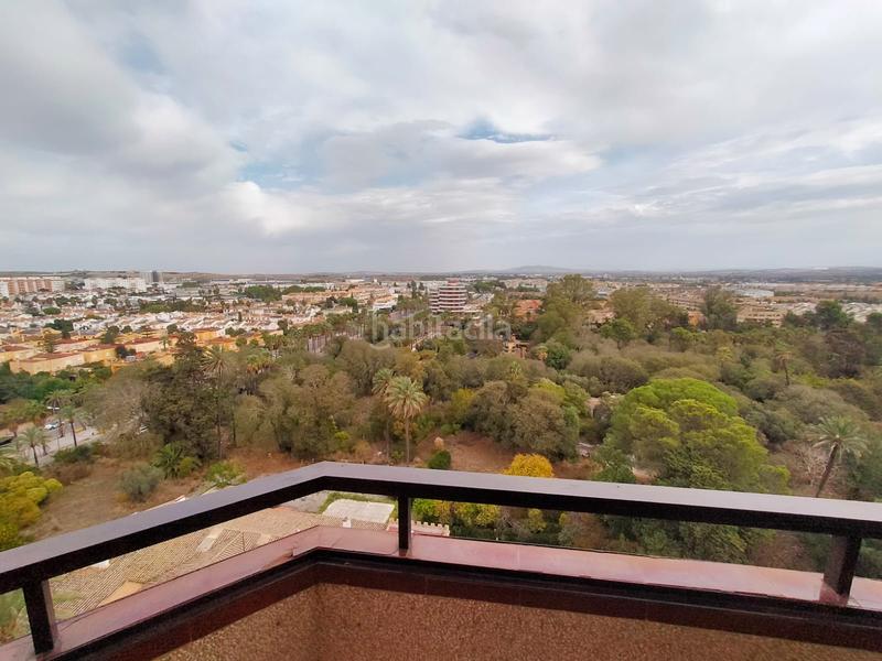 Foto 0c023584-d91c-4f11-b913-24305f51b1d0. Flat with heating parking in El Altillo Jerez de la Frontera