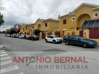 Casa bifamiliare in Pozoalbero