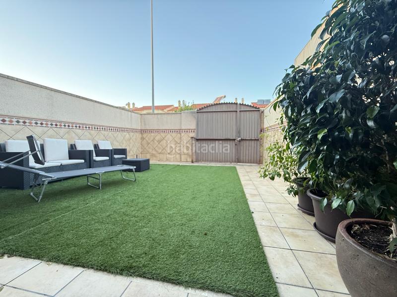 Foto 21124dba-ddcc-45ec-8d3a-2fa0d5973a6a. Casa adossada amb xemeneia a Caballero Bonald-S. José Obrero-Guadalcacín Jerez de la Frontera