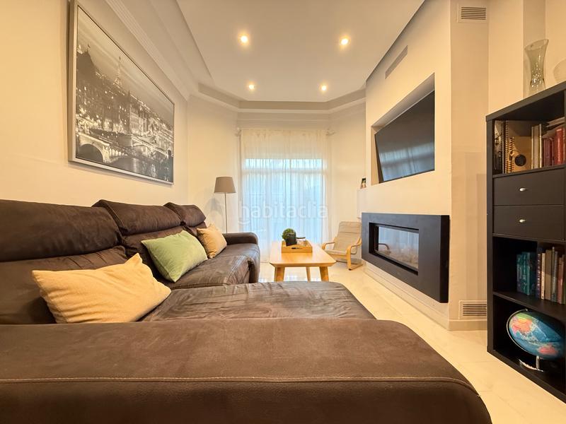 Foto 377c1dfe-63a0-4acb-bd33-8e6b3fc75879. Casa adossada amb xemeneia a Caballero Bonald-S. José Obrero-Guadalcacín Jerez de la Frontera