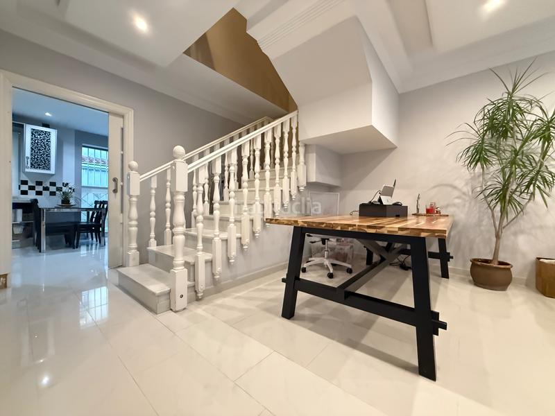 Foto 444d4d46-02cb-440e-a8fd-82f04864a2f5. Casa adossada amb xemeneia a Caballero Bonald-S. José Obrero-Guadalcacín Jerez de la Frontera