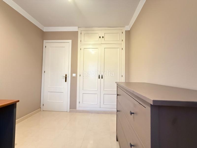 Foto 7af0846b-db8f-486c-b3c4-b3f6e7402789. Casa adossada amb xemeneia a Caballero Bonald-S. José Obrero-Guadalcacín Jerez de la Frontera