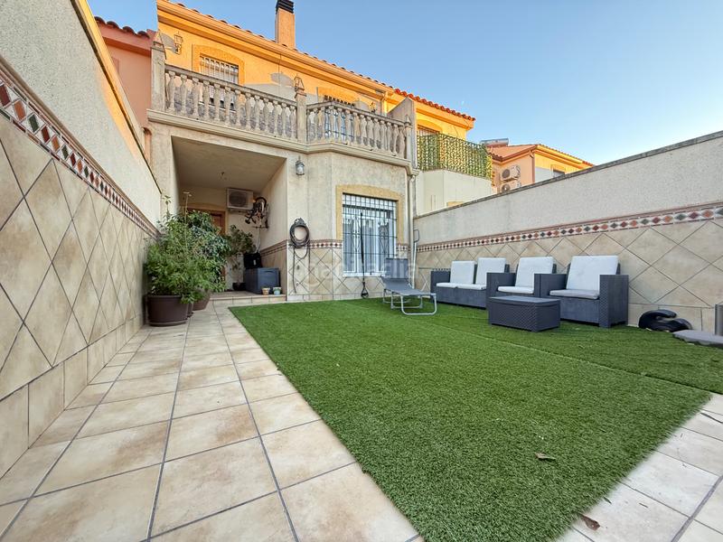 Foto d92570b3-3d1c-4616-8b1d-b27fbe4ff45c. Casa adossada amb xemeneia a Caballero Bonald-S. José Obrero-Guadalcacín Jerez de la Frontera