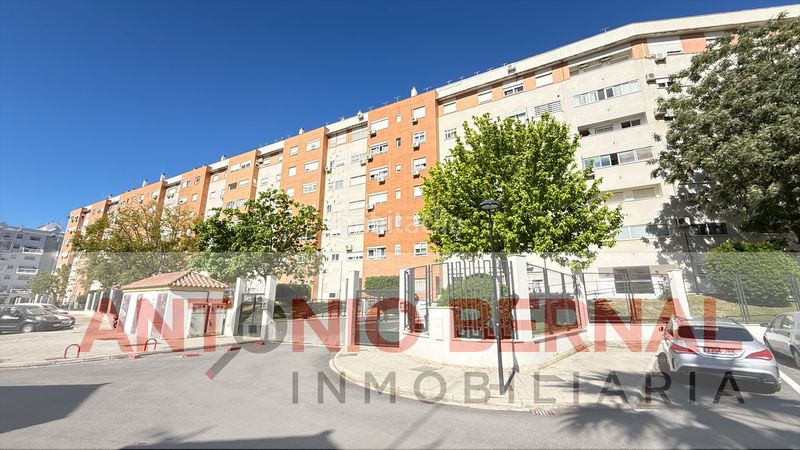 Foto b61c69d6-7c77-401b-bfa9-d1ea40a67ed9. Pis amb aparcament piscina a El Altillo Jerez de la Frontera