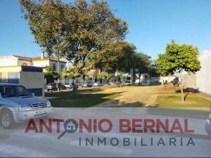 Foto 6c62cc64-1644-4509-90fa-555b13d18867. Casa amb aparcament a Caballero Bonald-S. José Obrero-Guadalcacín Jerez de la Frontera