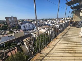 Casa aparellada a Barrio Alto. Casa en venta en san juan de aznalfarache