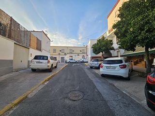 Casa aparellada a C. Carmolí