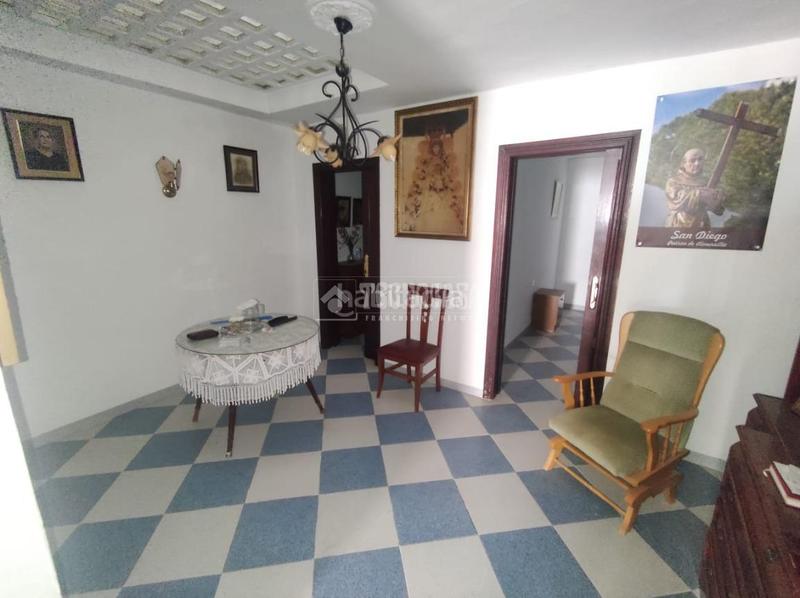 Foto 1e968d64-d25c-4cdb-9524-8a172b727bd4. Casa aparellada a Almensilla