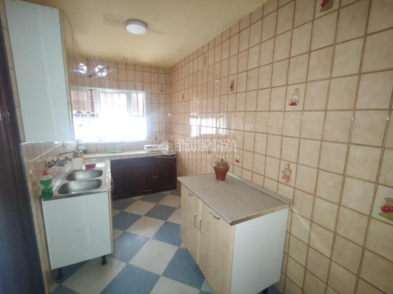 Foto 40926d33-6bb4-421e-abc8-9a8be0a1cb6c. Casa aparellada a Almensilla