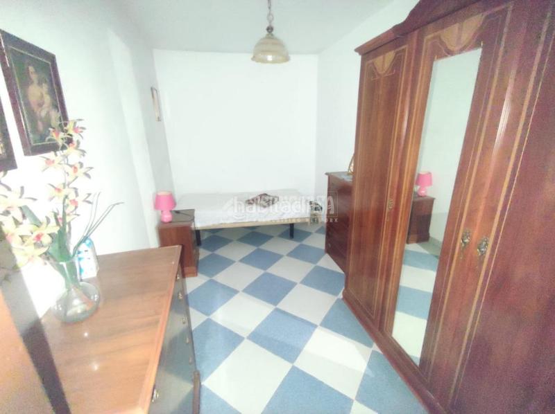 Foto c0ec0018-254b-4428-99e8-22ca5af80a46. Casa aparellada a Almensilla
