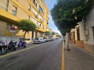 Maison jumelée à Barrio Alto. Casa en venta en san juan de aznalfarache