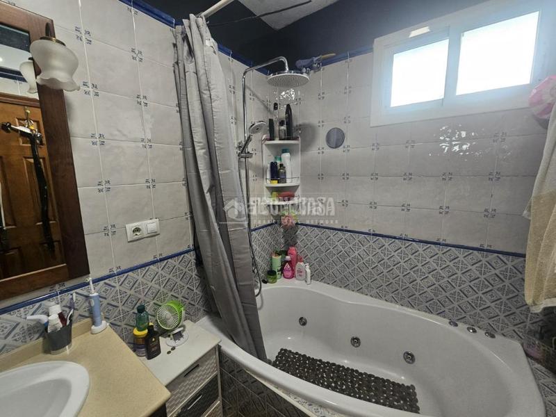 Foto 139c8aa0-bbdc-46a0-90e2-a6ebd73e9ac0. Maison jumelée dans Santa Eufemia Tomares