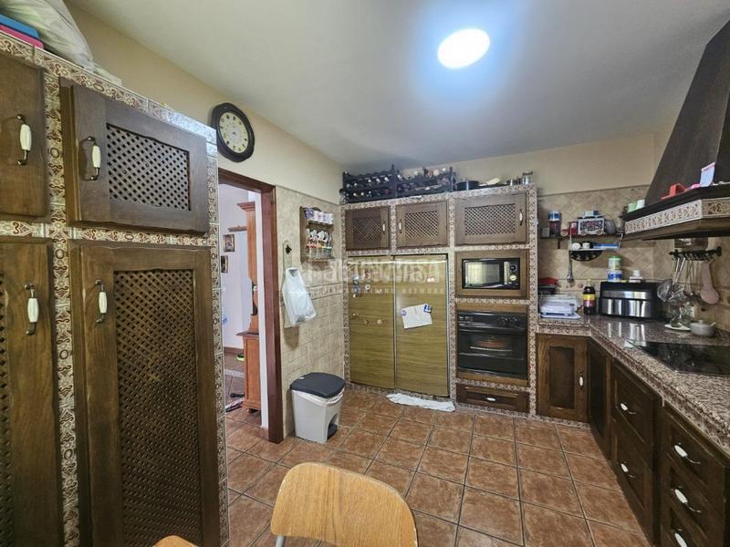 Foto e70abbf0-2eac-4156-9aef-1c3509d1eb45. Maison jumelée dans Santa Eufemia Tomares