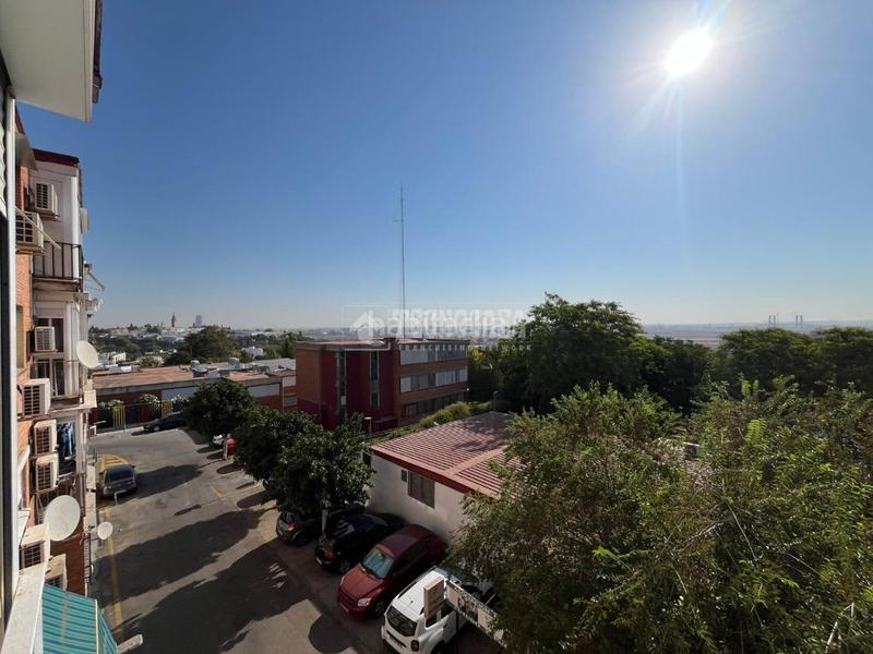 Foto a8f24a52-d361-4ace-b19f-ff4abb4afea8. Piso  en venta en Barrio Alto San Juan de Aznalfarache