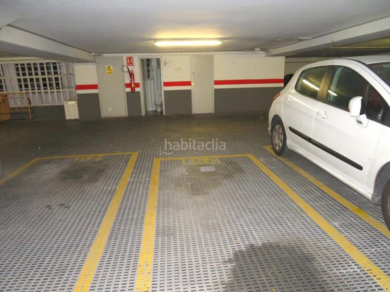 Foto 7b98566a-3eff-43d2-965a-7d4e26e80ce0. Parking voiture dans Sant Antoni Barcelona