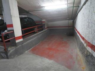 Lloguer Aparcament cotxe a El Poble Sec - Parc de Montjuïc. Plaza de parking en alquiler para coche mediano