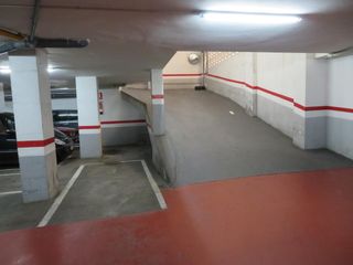 Car parking in Calle ARAGO