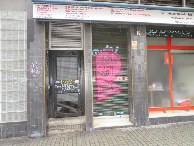 Foto b0d9dfa6-87e7-4d26-8722-c7f6de7d7694. Aparcament cotxe a Sant Antoni Barcelona