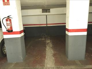 Miete Autoparkplatz  Carrer carrer de rocafort. Plaza de aparcamiento para coche pequeño o para dos motos