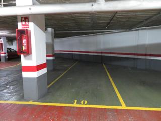 Alquiler Parking coche en Sant Antoni. Plaza de parking para coche grande  moto en la calle sepulveda