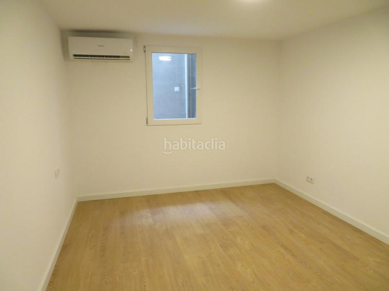 Foto bc6bad14-a58b-462c-8ba1-d09dfccfc7eb. Miete erdgeschoss in El Camp de l´Arpa del Clot Barcelona